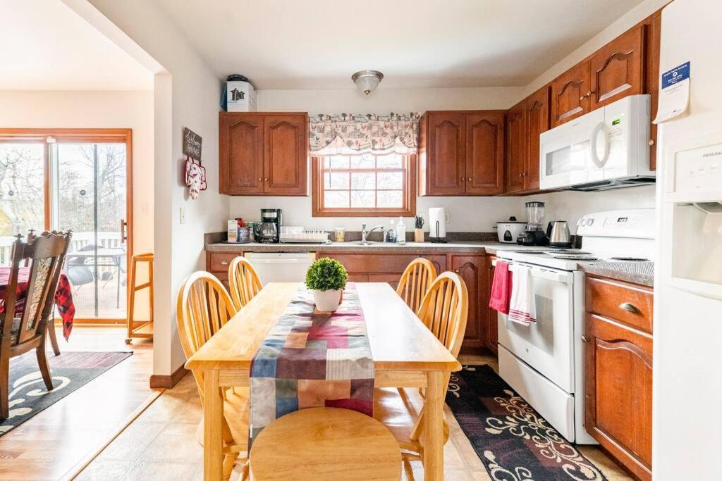Cheerful Pocono Home Away From Home Albrightsville Εξωτερικό φωτογραφία